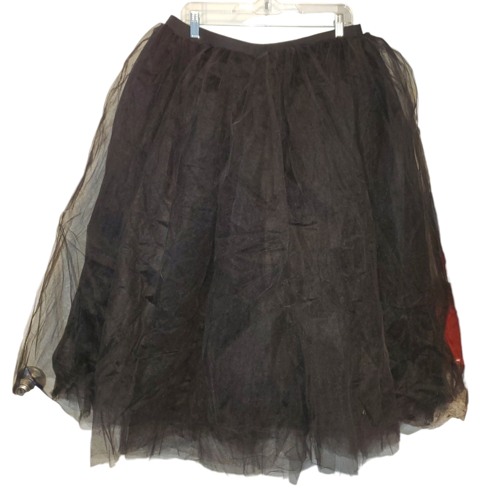 Black Poofy Tulle Skirt / Size 2X